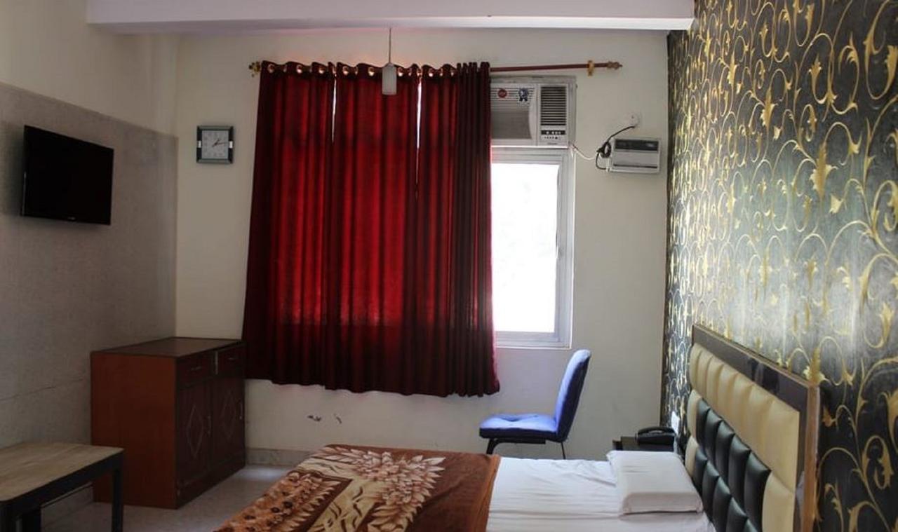 Hotel Apsara , By Soank Hospitality Haridwār Eksteriør billede