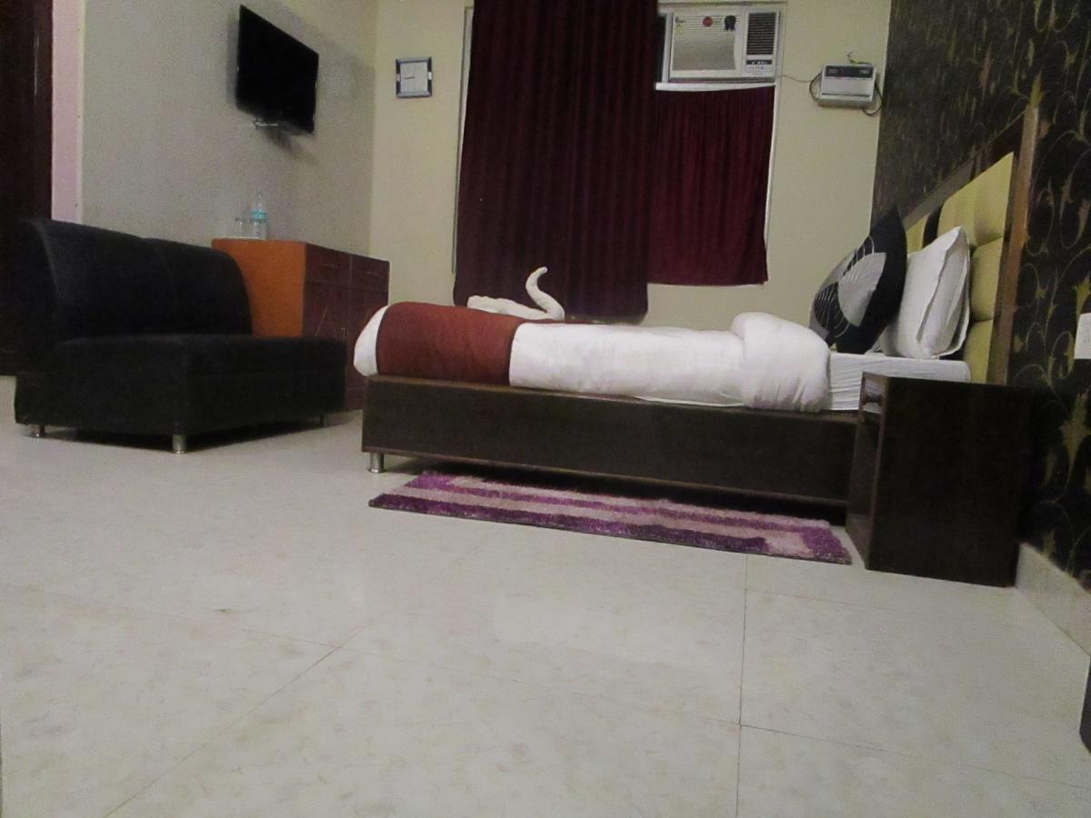 Hotel Apsara , By Soank Hospitality Haridwār Eksteriør billede